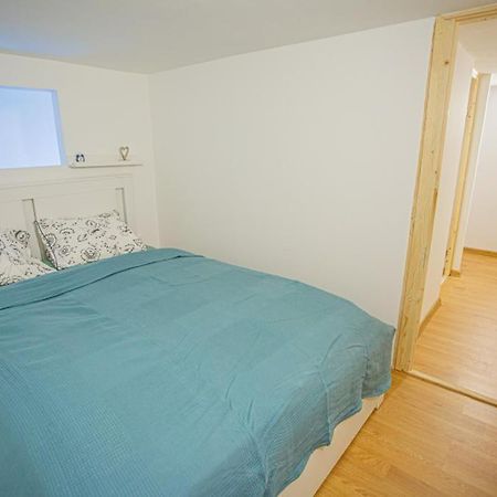 Cosy Gallery Flat In Akacfa St. Budapest Bagian luar foto