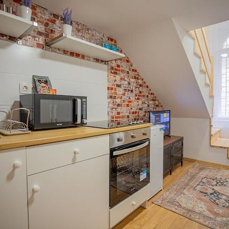 Cosy Gallery Flat In Akacfa St. Budapest Bagian luar foto