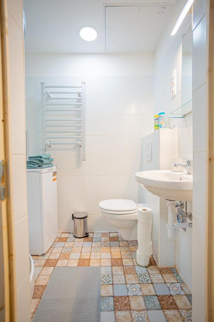 Cosy Gallery Flat In Akacfa St. Budapest Bagian luar foto